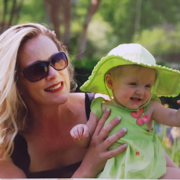 Meet your Posher, Leslie - Picture 3 of 9